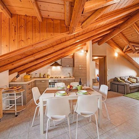 Mansarda fra monte e lago Apartamento Esino Lario Exterior foto