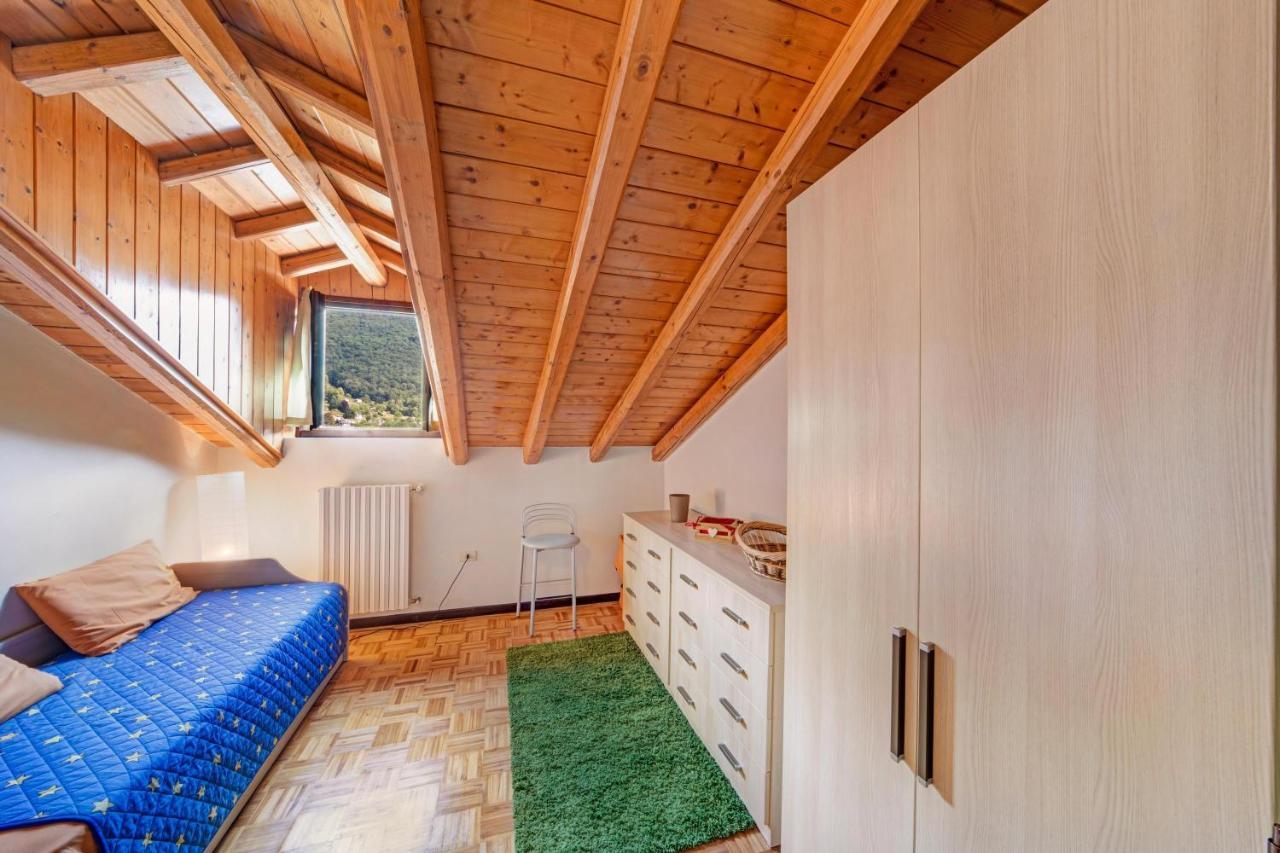 Mansarda fra monte e lago Apartamento Esino Lario Exterior foto