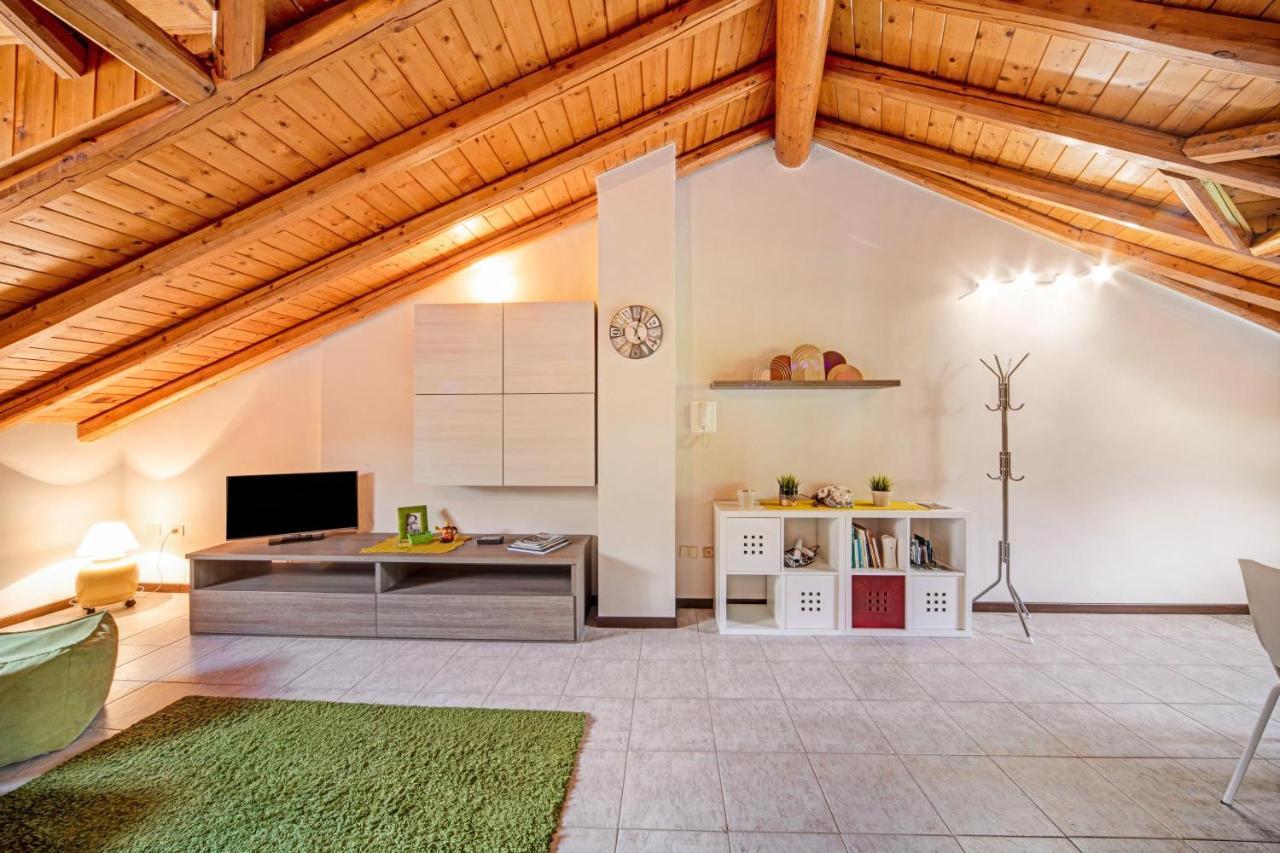 Mansarda fra monte e lago Apartamento Esino Lario Exterior foto