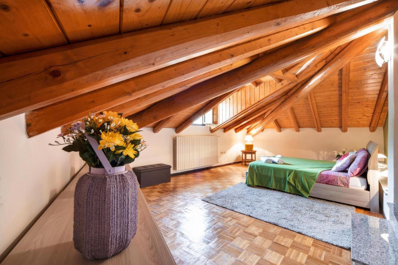 Mansarda fra monte e lago Apartamento Esino Lario Exterior foto