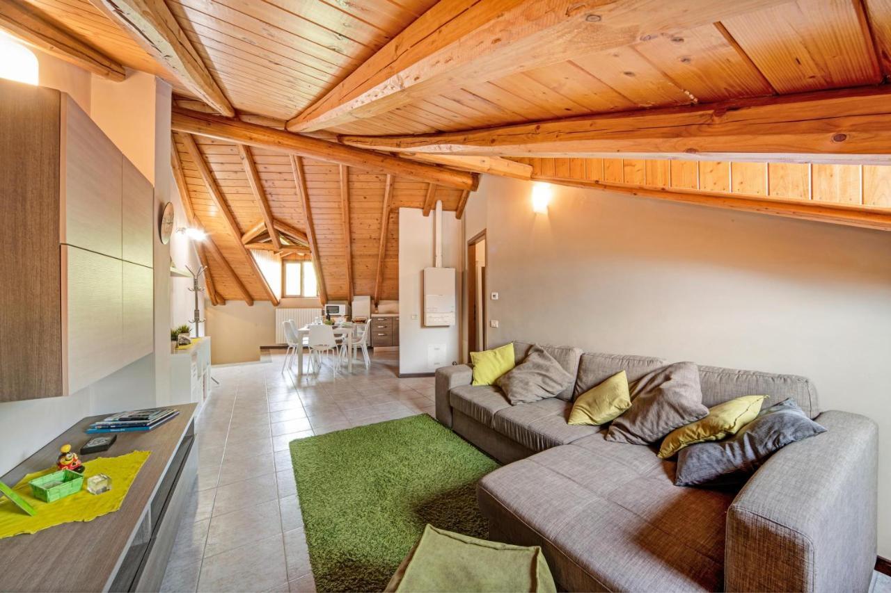 Mansarda fra monte e lago Apartamento Esino Lario Exterior foto